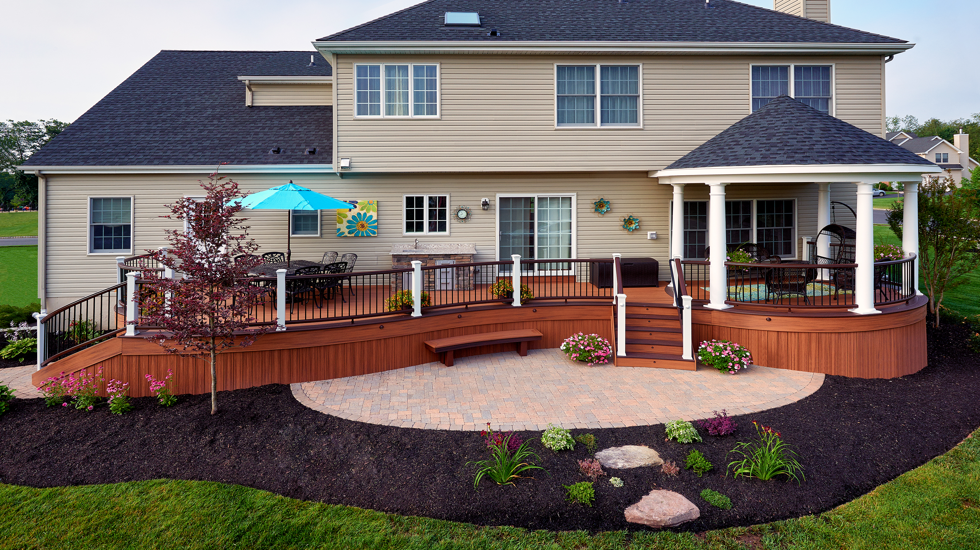 Trex Deck with Roof and Kitchen Bar